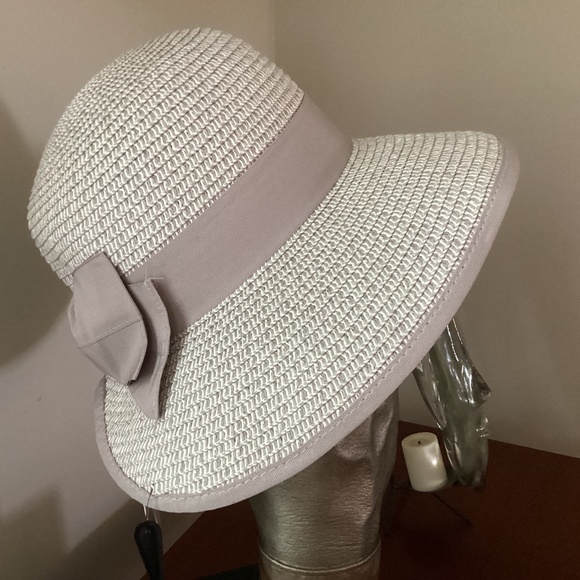 NWT Lauren Conrad Gray straw summer, gray straw hat with adjustable band and bow - Picture 1 of 9